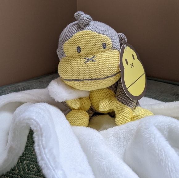 Sun Bum Other - Sun Bum Duke Monkey Knit Plush with Soft Blanket